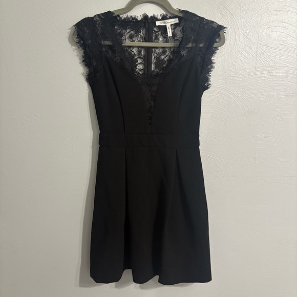 BCBGeneration Dresses & Skirts - BCBG Generation Black Lace Cap Sleeve Cocktail Dress Lined Pleated Skirt Size 0